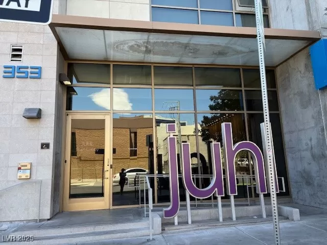 MLS: 2699414 Condo For Sale