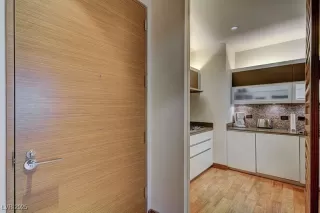 Photo #2: 2699430 Listing