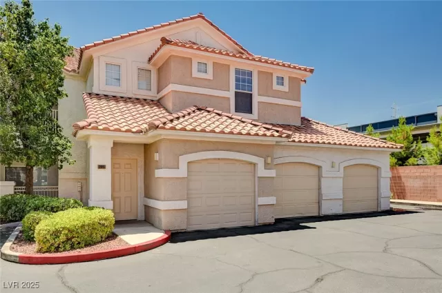 MLS: 2699445 Condo For Sale