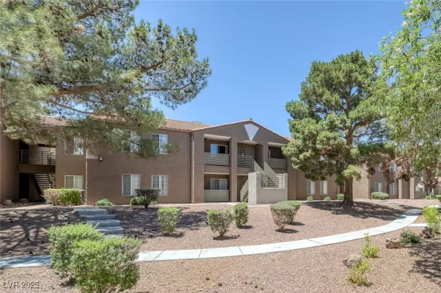 MLS: 2699476 Condo For Sale