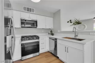 Photo #2: 2699489 Listing 
