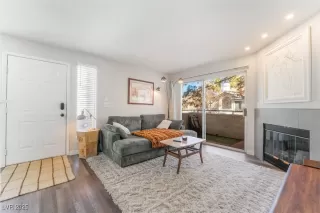 Photo #5: 2699500 Listing 