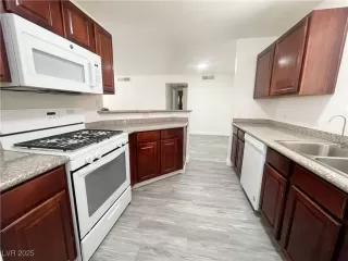 Photo #6: 2699508 Listing