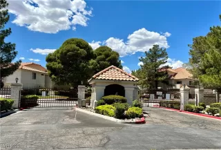 Photo #1: 2699637 Listing