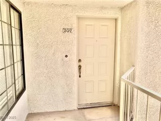 Photo #2: 2699637 Listing