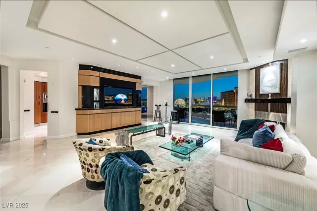 MLS: 2699648 Condo For Sale