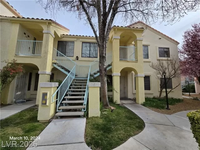 MLS: 2699664 Condo For Sale