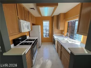 Photo #3: 2699664 Listing