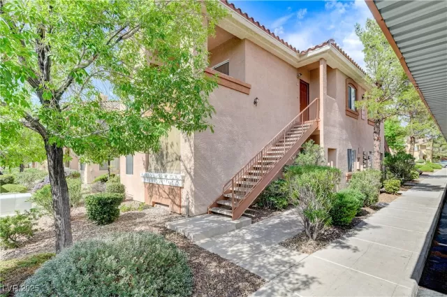 MLS: 2699685 Condo For Sale