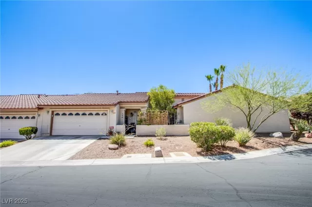 MLS: 2699748 Condo For Sale