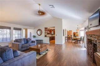 Photo #4: 2699748 Listing