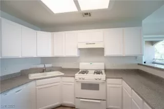 Photo #5: 2699776 Listing