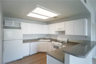 Photo #6: 2699776 Listing