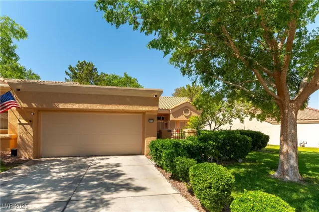 MLS: 2699802 Condo For Sale