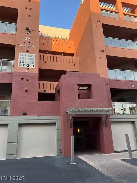 MLS: 2699822 Condo For Sale