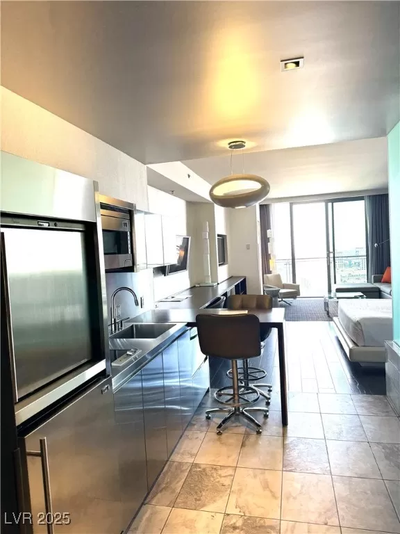 MLS: 2699826 Condo For Sale