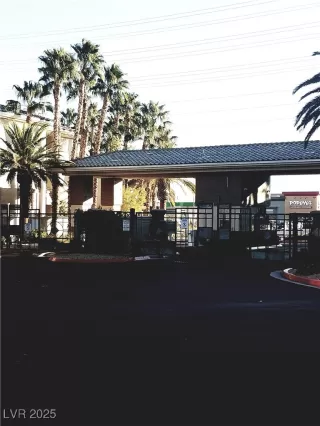 Photo #1: 2699857 Listing 