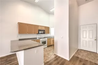 Photo #3: 2699883 Listing