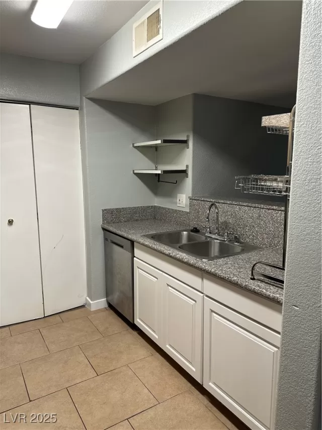 MLS: 2699957 Condo For Sale