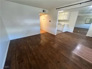 Photo #2: 2699958 Listing 