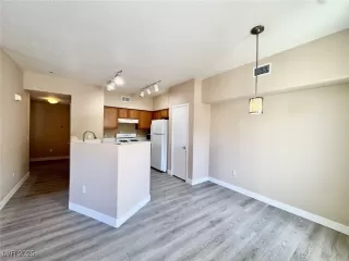 Photo #1: 2699980 Listing 