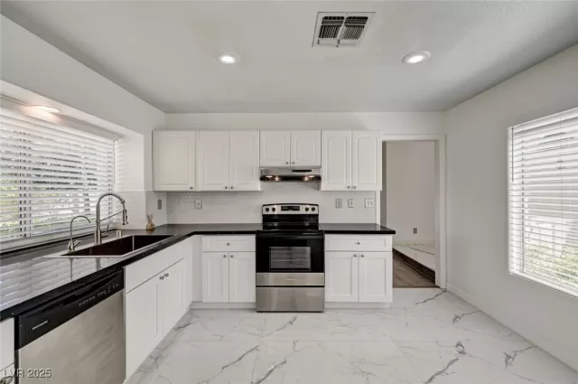 MLS: 2700041 Condo For Sale