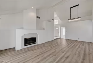 Photo #1: 2700041 Listing 