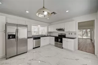 Photo #3: 2700041 Listing 