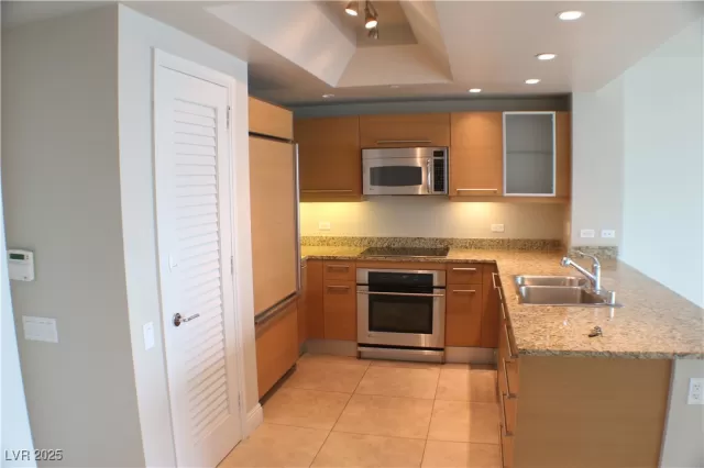 MLS: 2700048 Condo For Sale