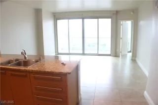 Photo #2: 2700048 Listing 