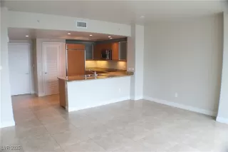 Photo #3: 2700048 Listing 