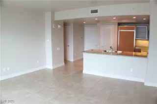 Photo #4: 2700048 Listing 