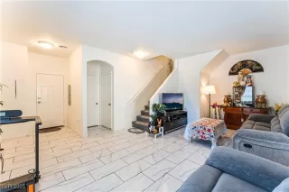 Photo #4: 2700053 Listing 