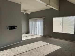 Photo #1: 2700106 Listing 