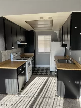 Photo #3: 2700106 Listing 