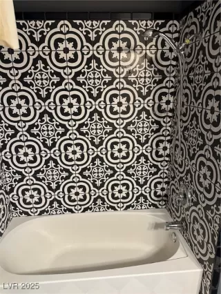 Photo #6: 2700106 Listing 