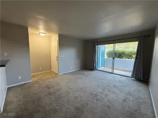 Photo #1: 2700133 Listing 