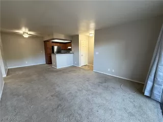 Photo #2: 2700133 Listing 