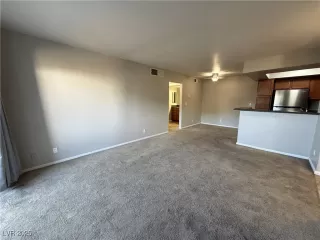 Photo #3: 2700133 Listing 