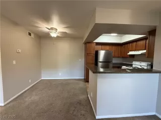 Photo #4: 2700133 Listing 