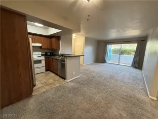 Photo #6: 2700133 Listing 