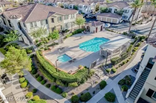 Photo #3: 2700146 Listing 