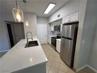 Photo #3: 2700148 Listing 