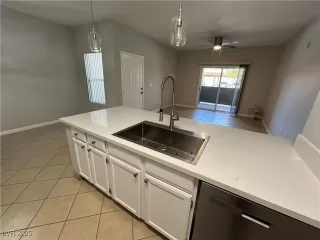 Photo #5: 2700148 Listing 