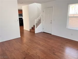 Photo #2: 2700152 Listing 