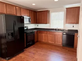 Photo #4: 2700152 Listing 