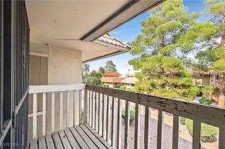 Photo #5: 2700153 Listing