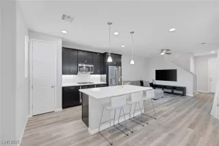 Photo #4: 2700173 Listing 