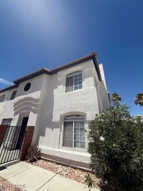 MLS: 2700181 Condo For Sale