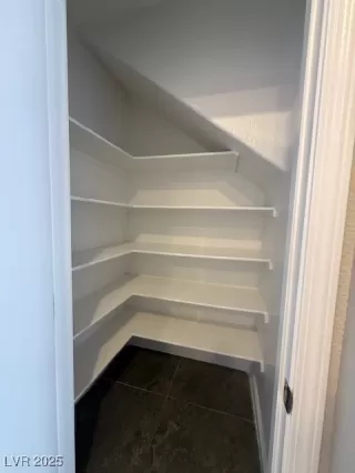 Photo #6: 2700181 Listing 